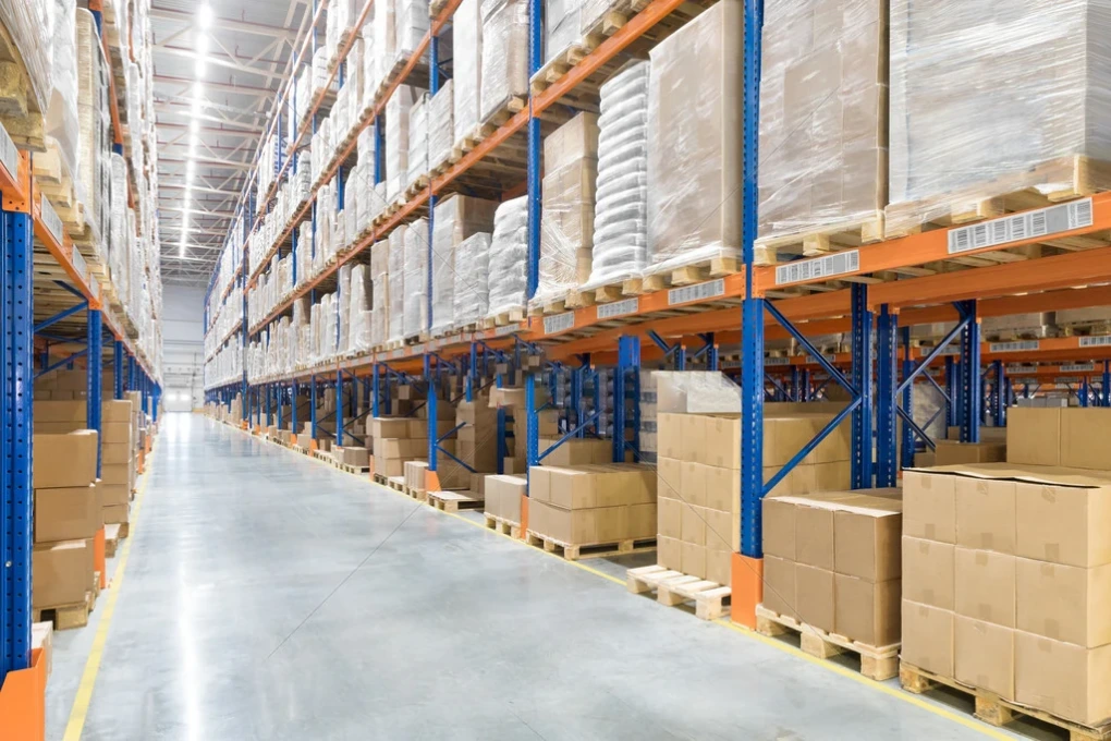 Finished-product warehouse