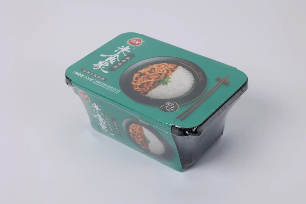 Ready-meal shrink packaging